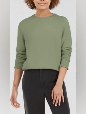 Time and Tru Olive Green Lightweight Long Sleeve Top